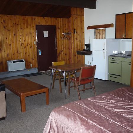 Entwistle Pembina River Inn מראה חיצוני תמונה