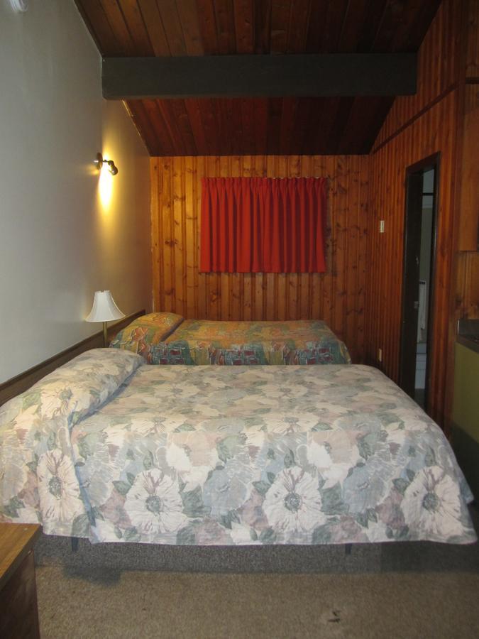 Entwistle Pembina River Inn מראה חיצוני תמונה