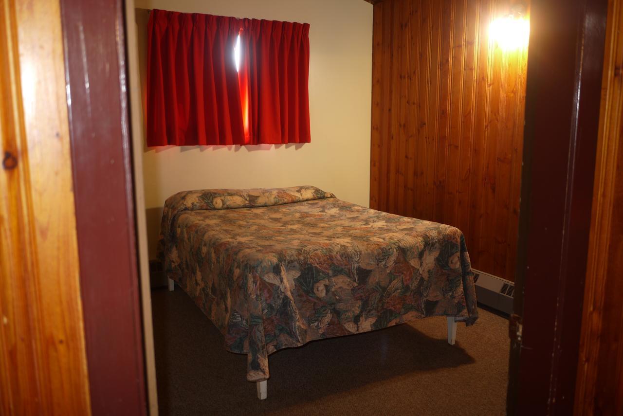 Entwistle Pembina River Inn מראה חיצוני תמונה